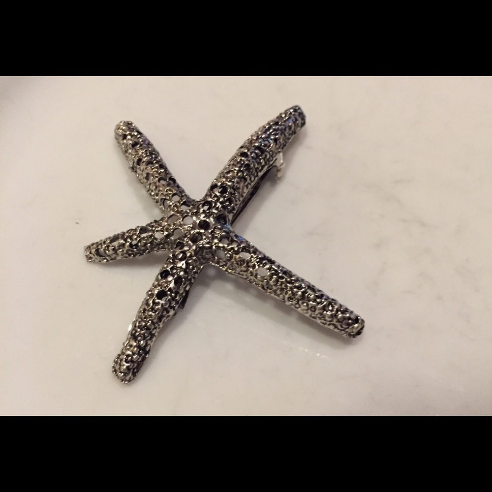 ⭐️ Starfish hair clip ⭐️ - Picture 3 of 7